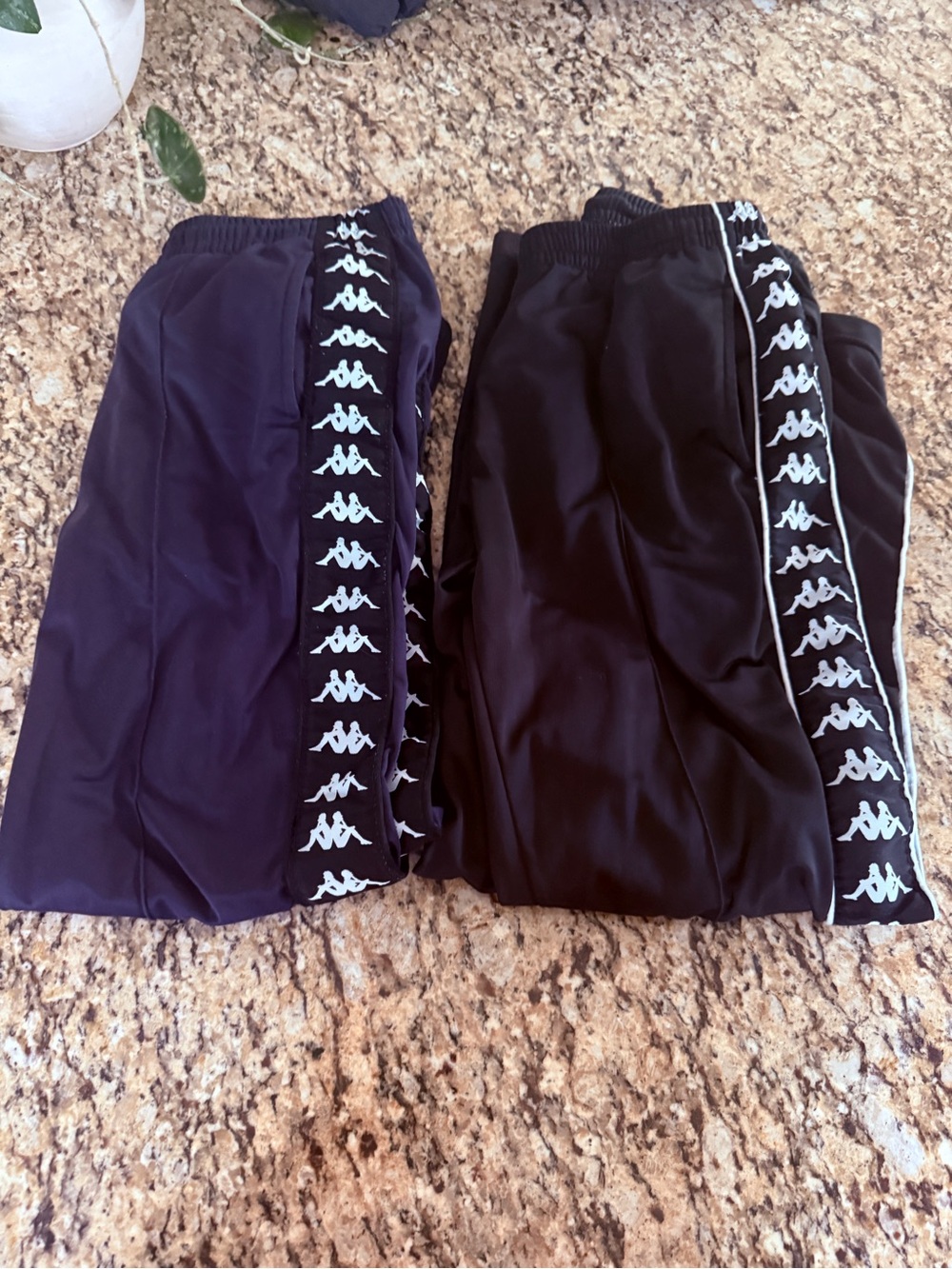 Lot of 2- KAPPA RASTORIAZZ and Astoria TRACK PANTS Men – Blue and black Size M